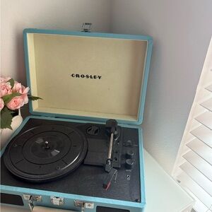 Crosley Blue Suitcase Turntable